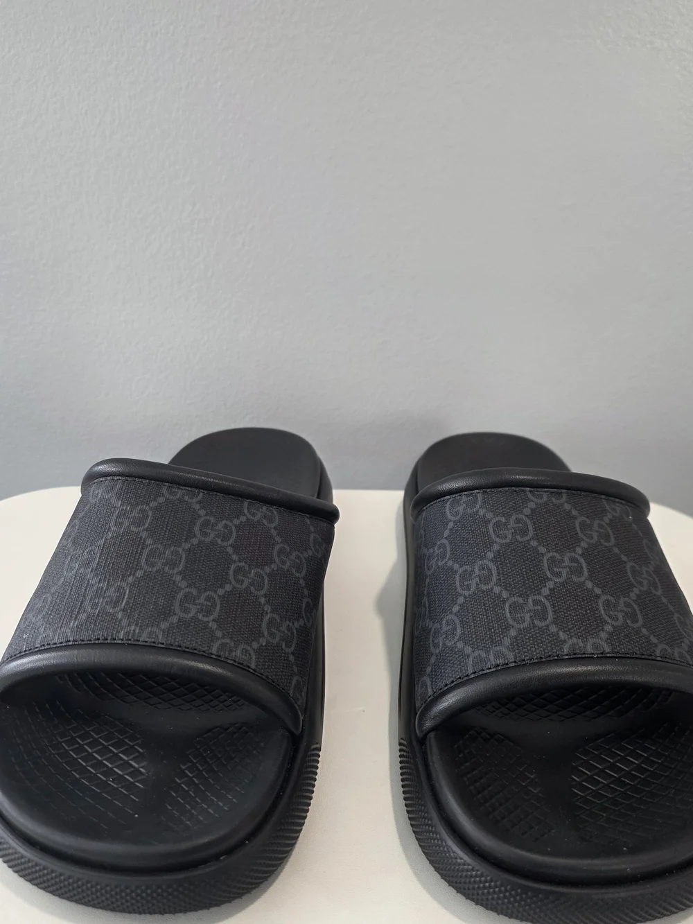 Authentic (New) Gucci Men's Black GG Logo Slide Sandals Mens Sz7/womens Sz8.5